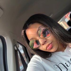 Meet your Posher, Erika